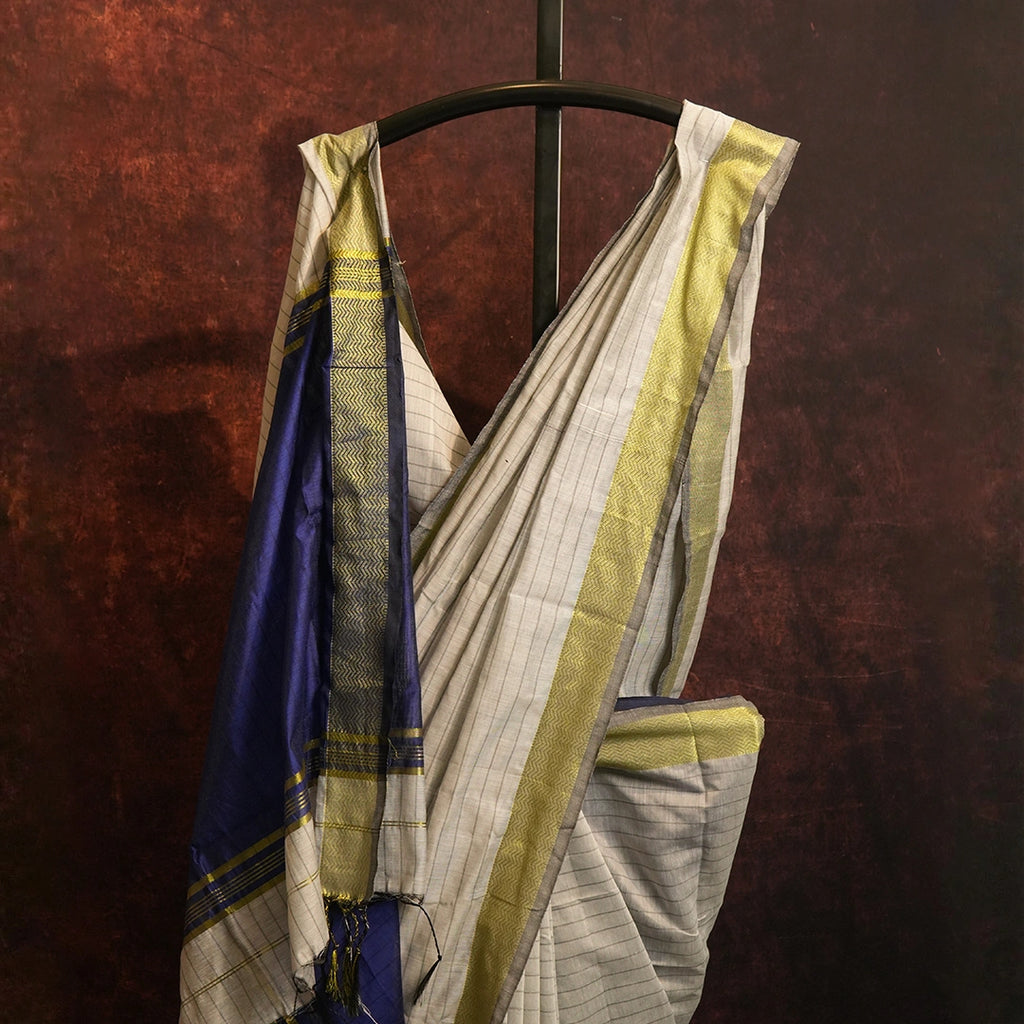 Grey Mul Cotton Jacquard Saree | Elegant Handwoven Drape