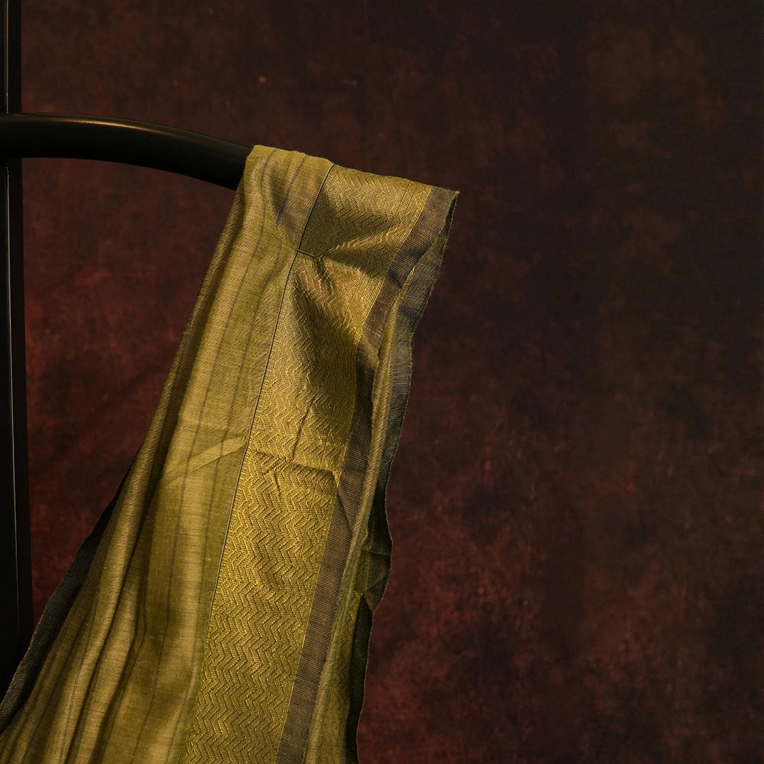 Green Mul Cotton Jacquard Saree | Handwoven Traditional Drape