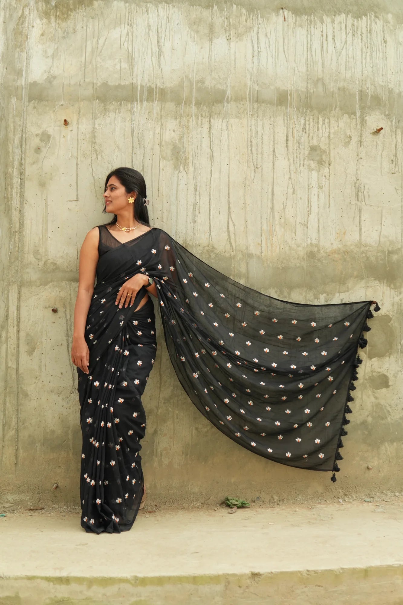 Black Shiwli Flower Embroidery Saree – Elegant Festive Party Wear