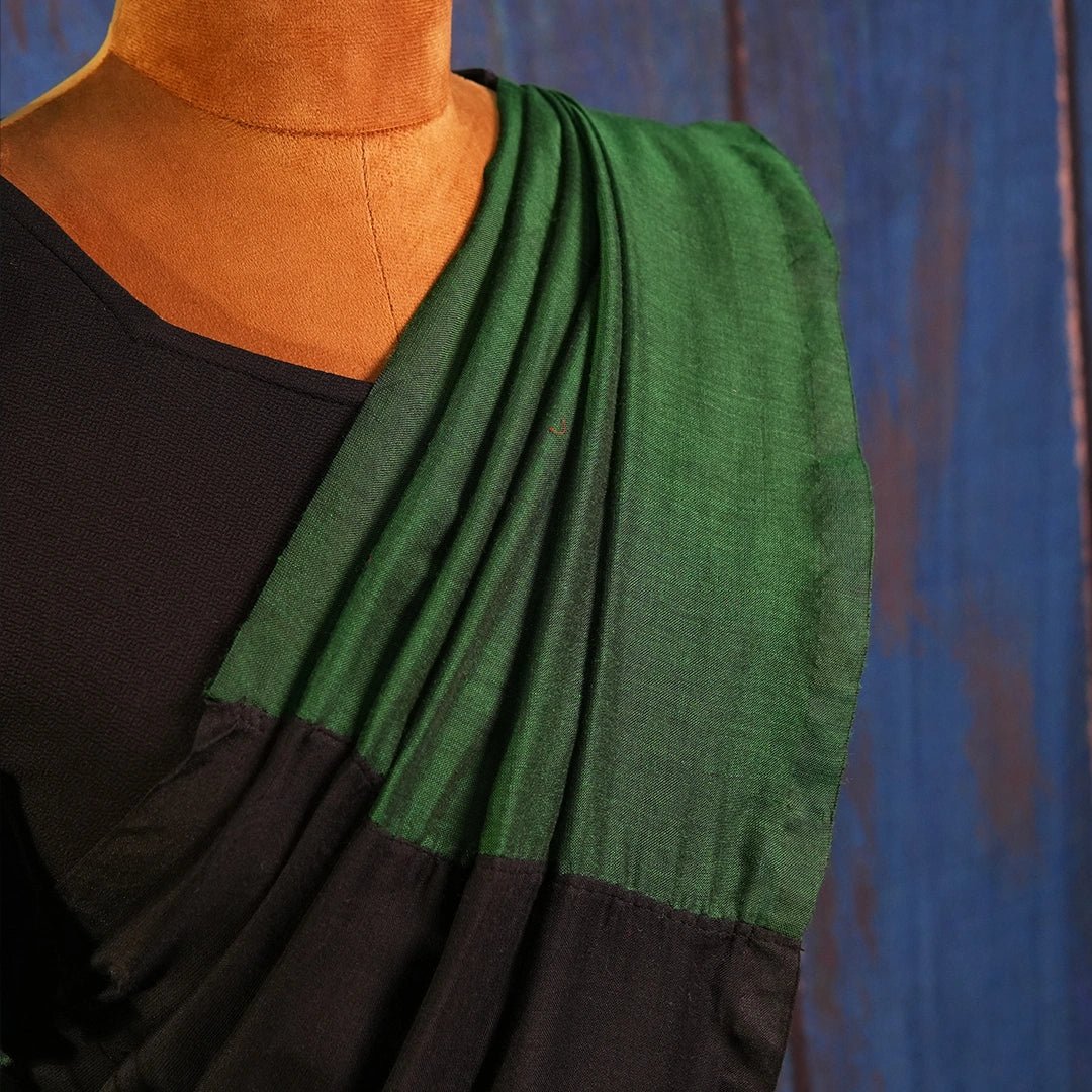 Black & Green Contrast Handcrafted Saree with Tassel Pallu - Kottanz Loom CoSareeKottanz Loom Co