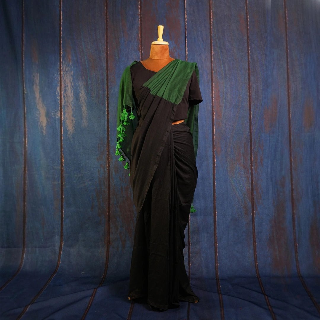 Black & Green Contrast Handcrafted Saree with Tassel Pallu - Kottanz Loom CoSareeKottanz Loom Co