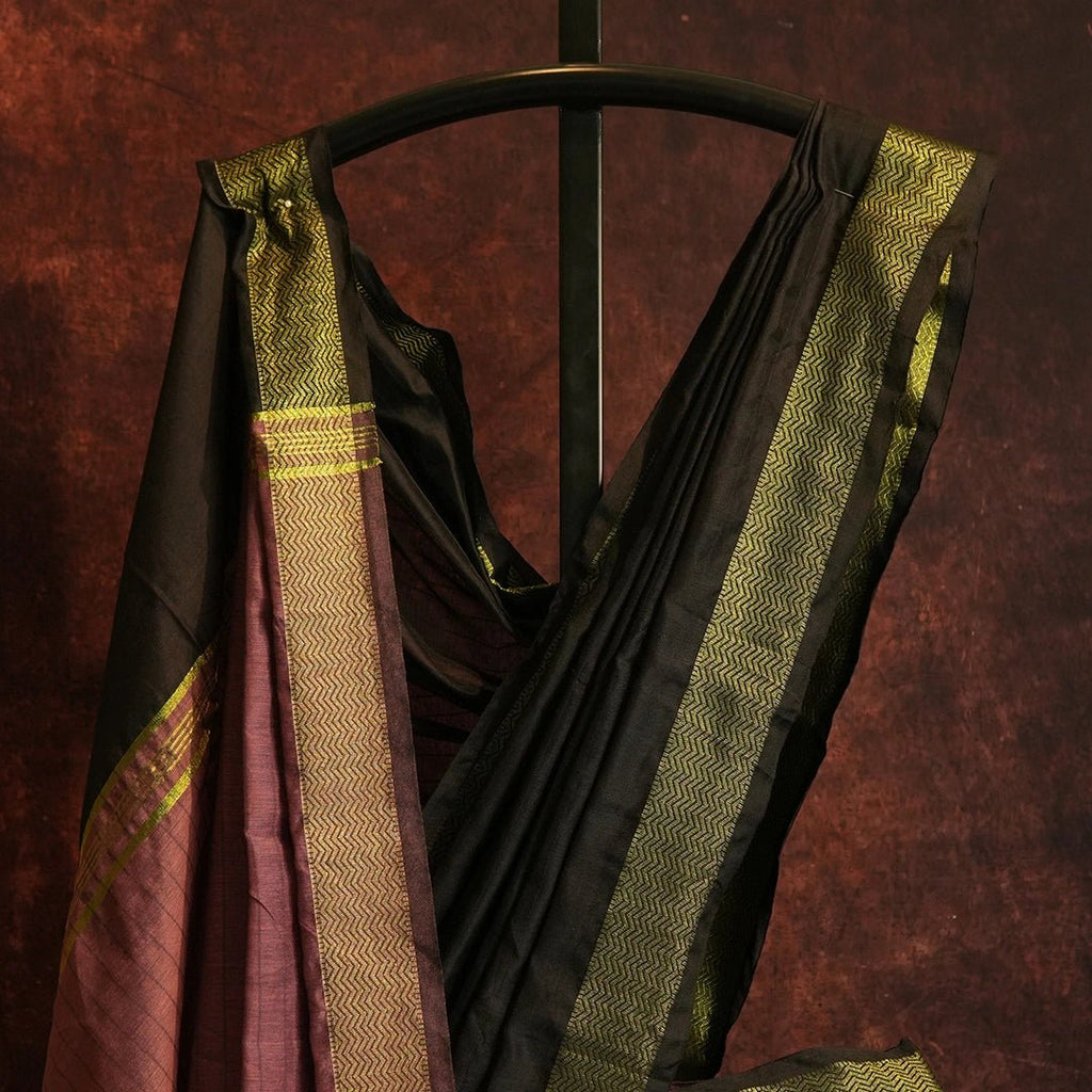 Black Mul Cotton Jacquard Saree | Elegant Handwoven Drape - Kottanz Loom CoSareeKottanzloom