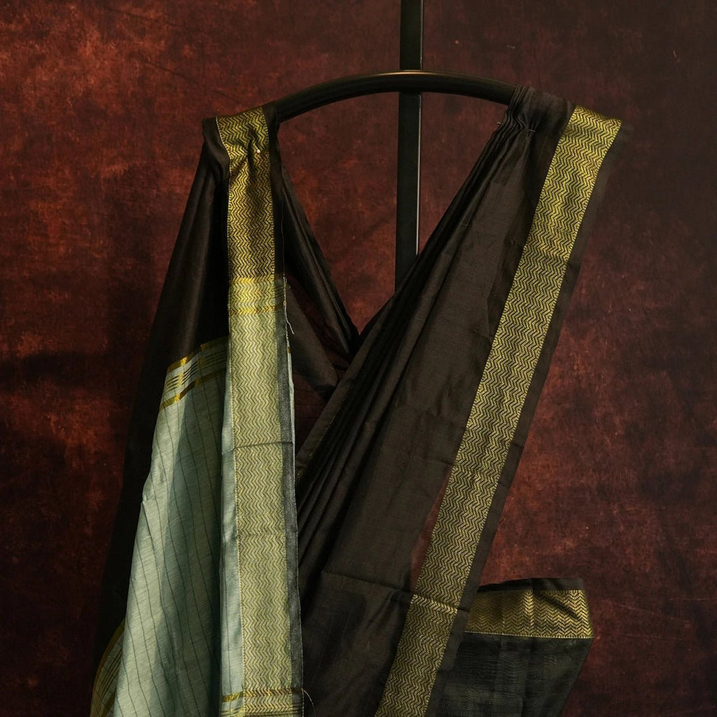 Black Mul Cotton Jacquard Saree | Elegant Handwoven Drape - Kottanz Loom CoSareeKottanzloom