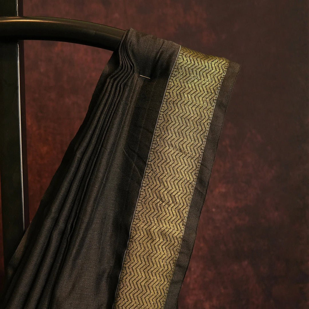 Black Mul Cotton Jacquard Saree | Elegant Handwoven Drape - Kottanz Loom CoSareeKottanzloom
