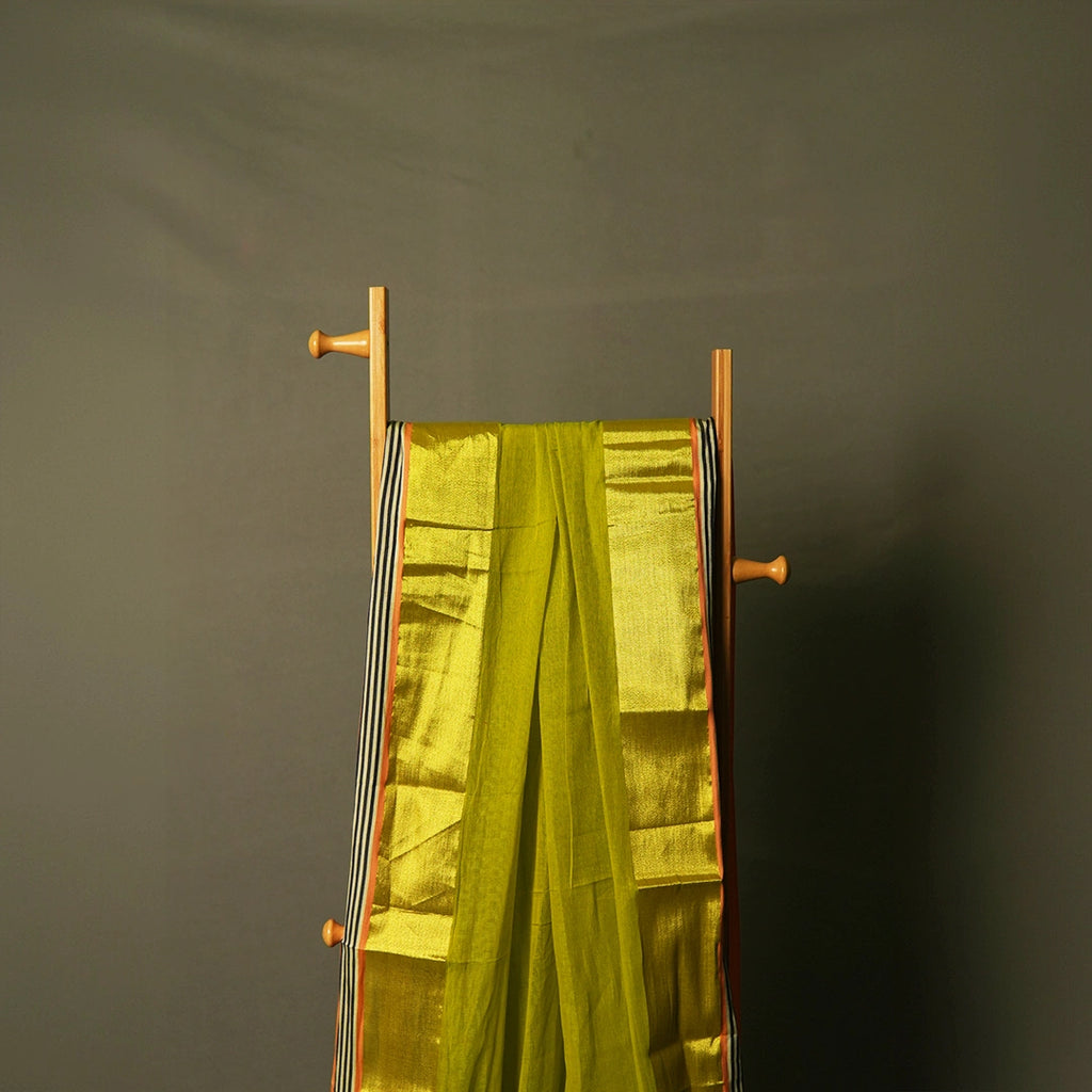 Green Mul Cotton Saree on Ladder Stand – Cocktail Main Character Lightweight Daily Wear Saree – Kottanz Loom Co