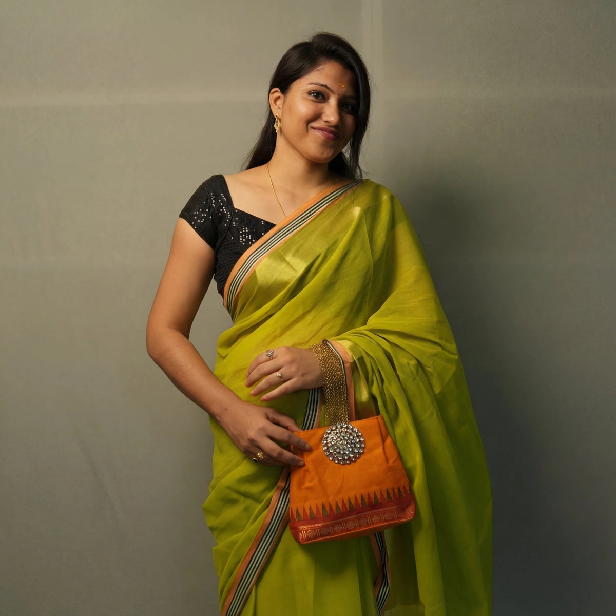 Green Mul Cotton Saree – Soft Lightweight Daily & Festive Wear - Kottanz Loom CoSareeKottanzloom