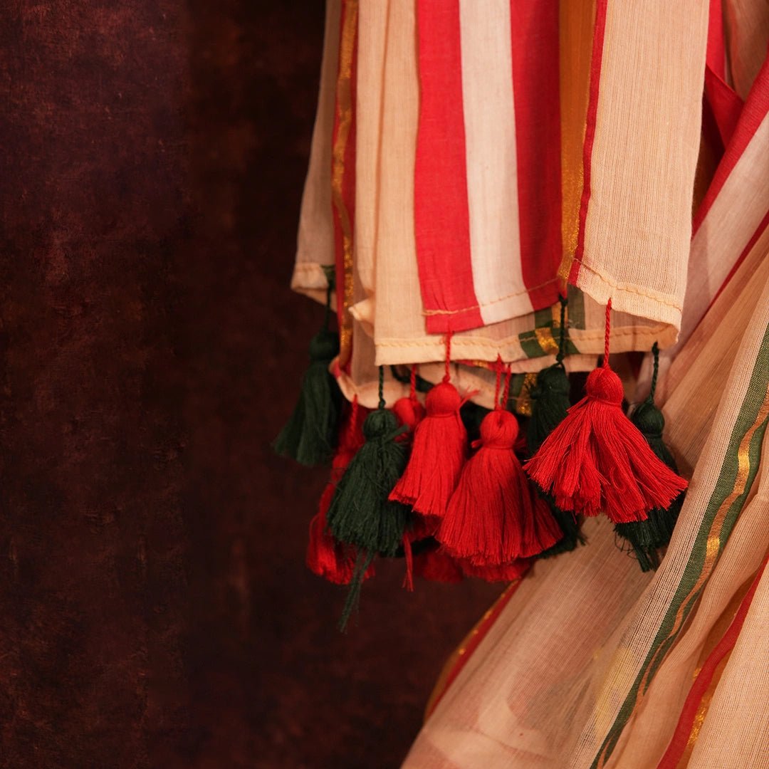 Ivory Mul Cotton Saree | Handloom Striped Saree with Tassel Detail - Kottanz Loom CoSareeKottanz Loom Co